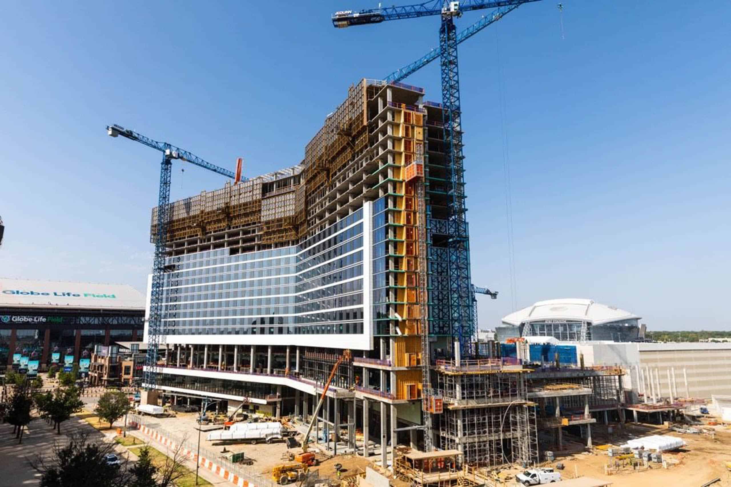 Loews Arlington JE Dunn Construction